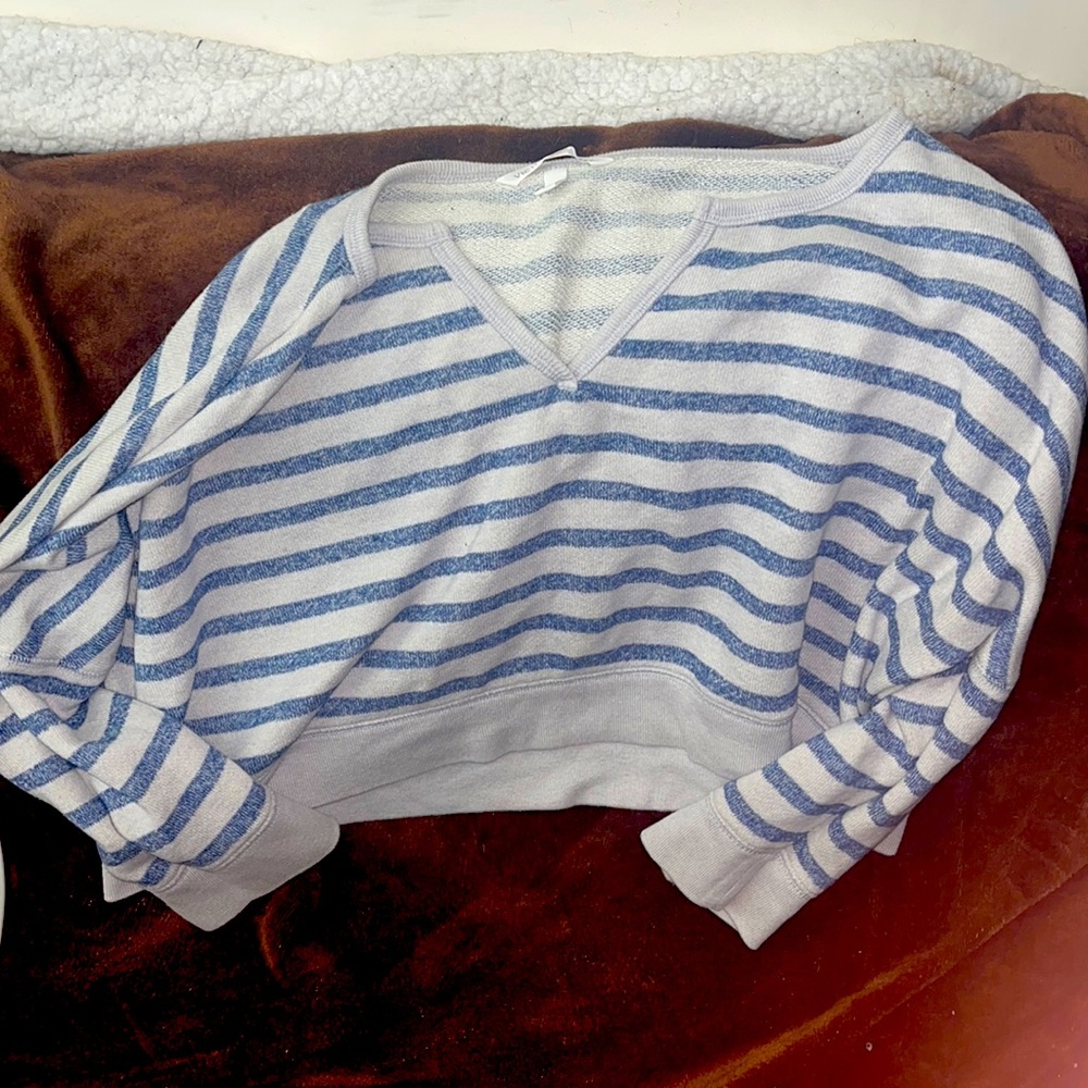 VICTORIA SECRET Size Medium, Grey With Blue Stripes, Cropped V Neck (Loose Fit).